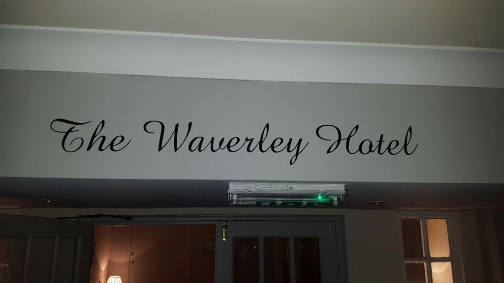 The Waverley Hotel Крю Екстериор снимка